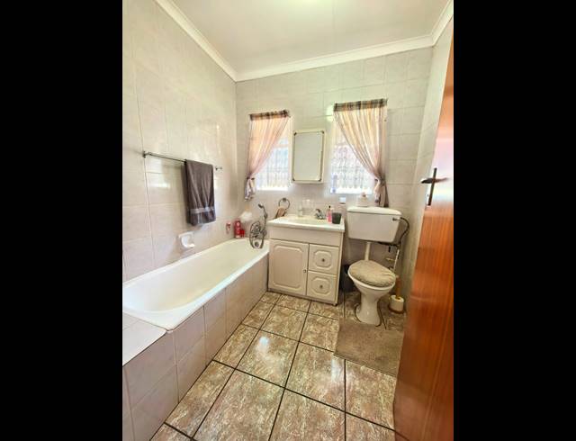3 BEDROOM HOUSE FOR SALE IN VAALPARK